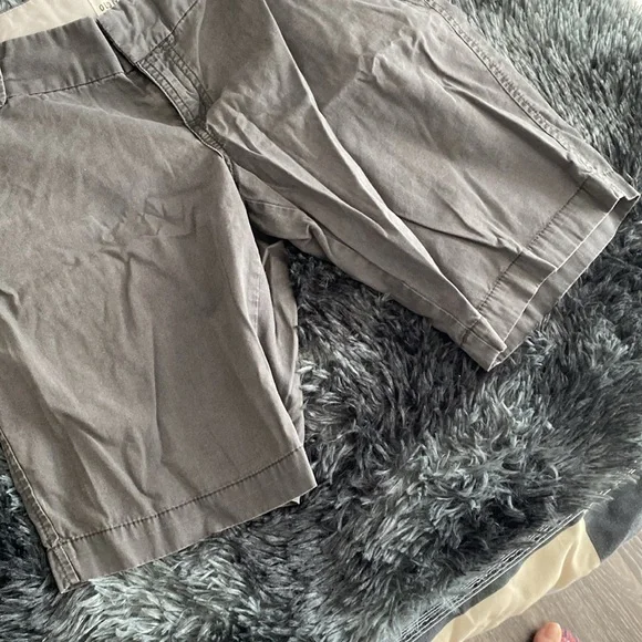 Old Navy dark grey shorts - Picture 4 of 17